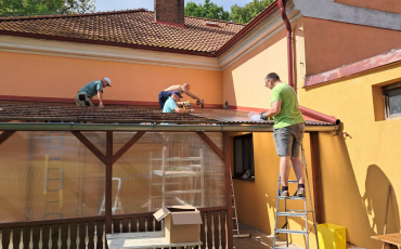 Oprava klubovny v Janovicích po silné bouřce 3.6.2025