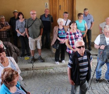 Výlet seniorů do Pelhřimova, Lipnice nad Sázavou a Číhošti 12.5.2022
