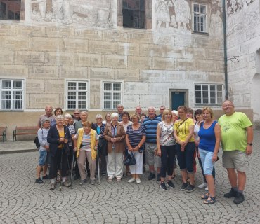 Výlet seniorů na zámek Brandýs n/L. a výstaviště Lysá n/L. – 20.6.2024