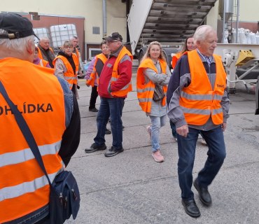 Výlet seniorů do Humpolce a zahradnictví Starkl  – 15.5.2025