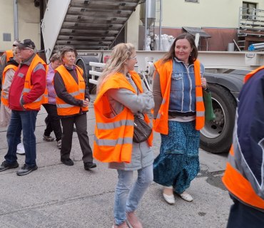 Výlet seniorů do Humpolce a zahradnictví Starkl  – 15.5.2025