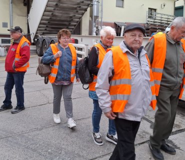 Výlet seniorů do Humpolce a zahradnictví Starkl  – 15.5.2025