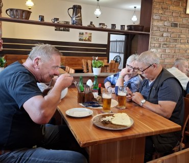 Výlet seniorů na zámek Kačina a Veselý kopec u Hlinska – 11.9.2025