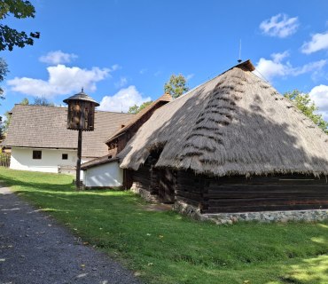 Výlet seniorů na zámek Kačina a Veselý kopec u Hlinska – 11.9.2025